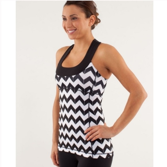 Lululemon Scoop Neck Tank Size 6 - Picture 2 of 10